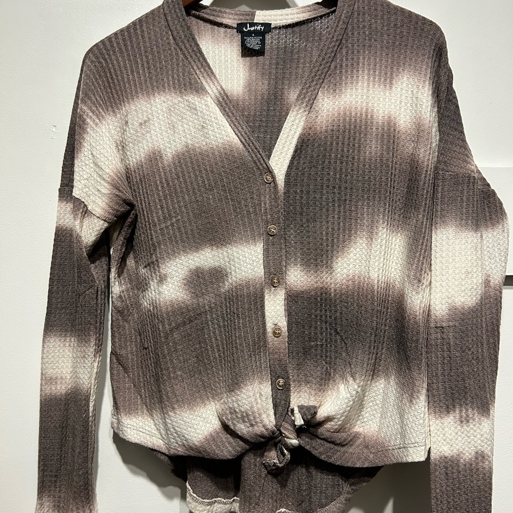 Justified tie-dyed henley